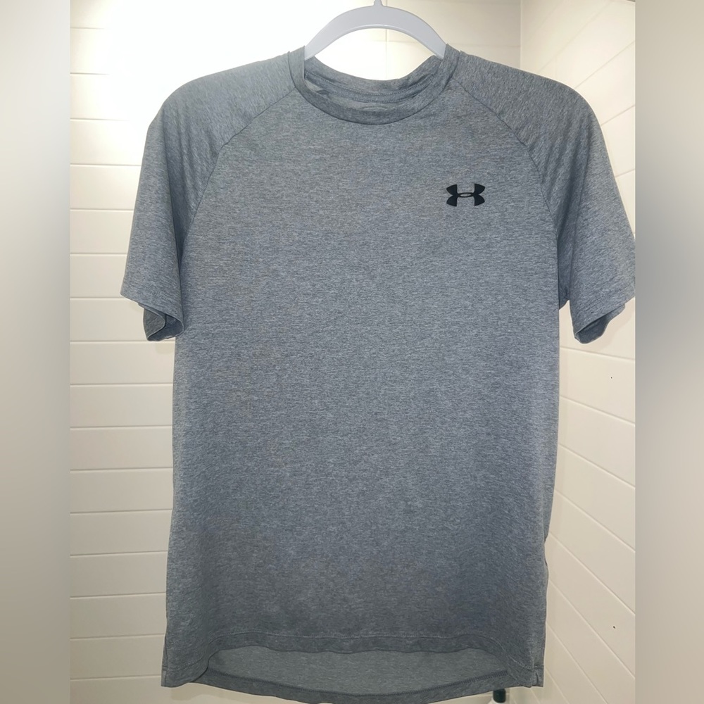 Under Armour Size S T-shirt